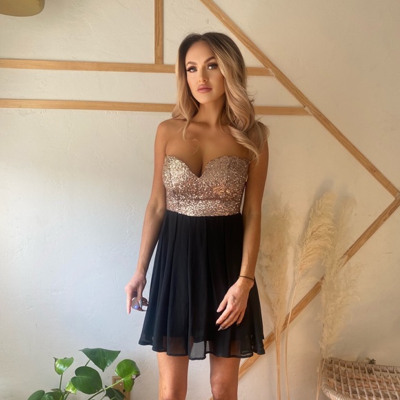 Sleeveless Sequin Top Midi Dress With Tulle Skirt - Picture 2 of 4